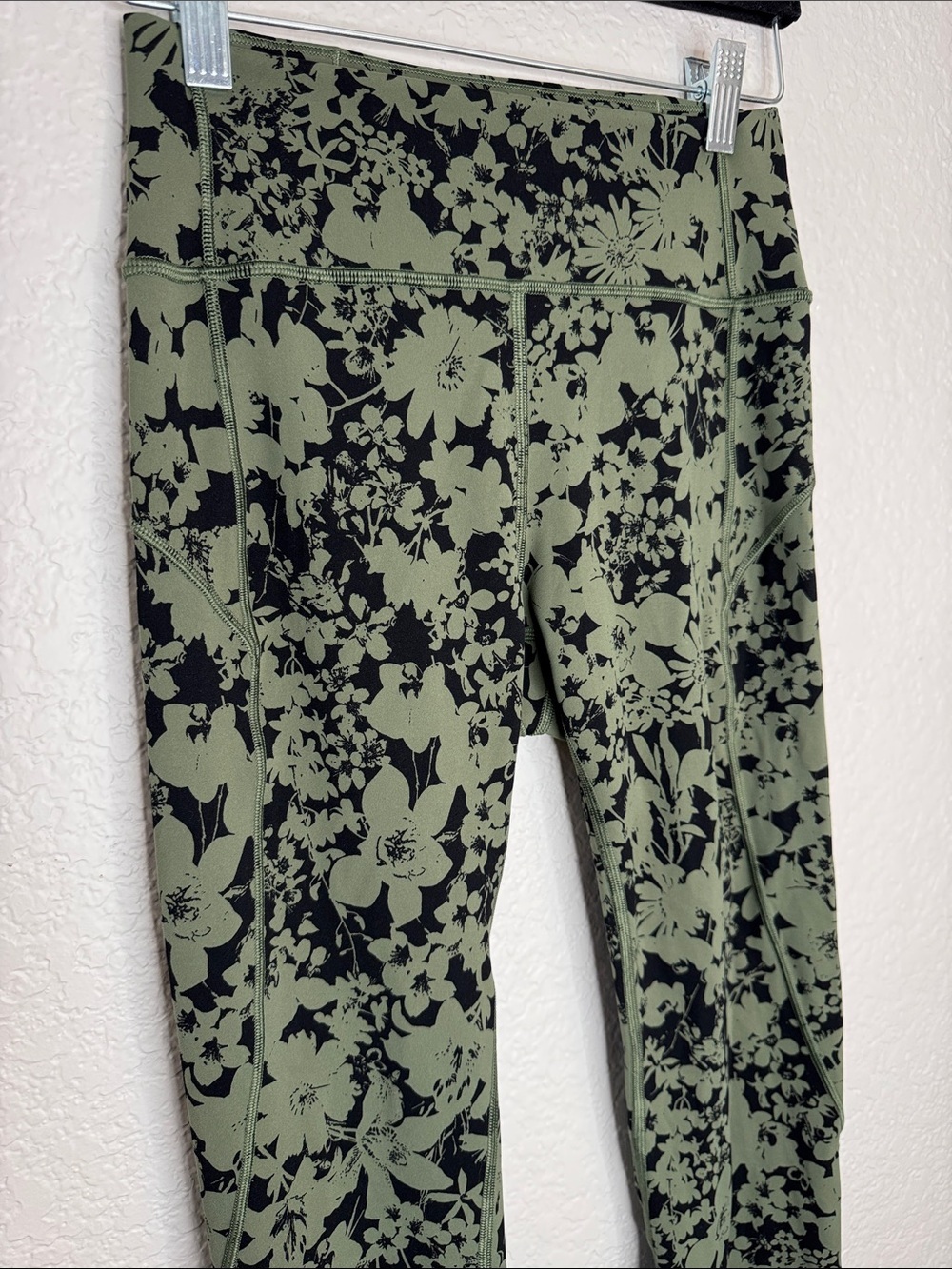 Lululemon In Movement 7/8 Tight Sz 6 Efflorescent Barracks Green Black Leggings - Picture 3 of 8
